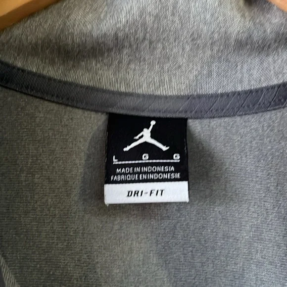 Nike Jordan University of Michigan Long Sleeve Athletic 1/4 Zip Shirt Gray Large - Picture 3 of 8